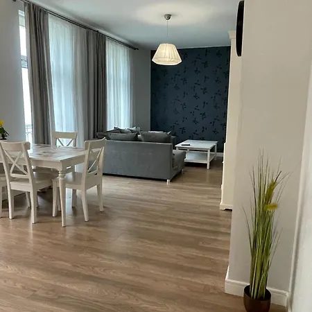 Apartament Home3city Na Parkowej Delux2 *
